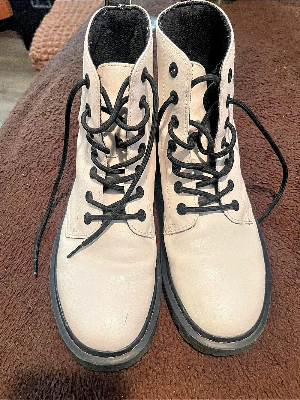 Dr. Martens 1460 Smooth Leather Lace-Up Boots Combat Boots in White